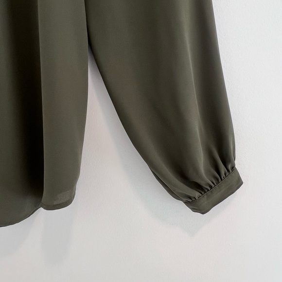 LOFT Long Sleeve Green Blouse - Picture 6 of 9